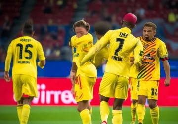 23岁新星接棒曼联救火计划拉爵决策年轻化放弃大马丁因超龄问题